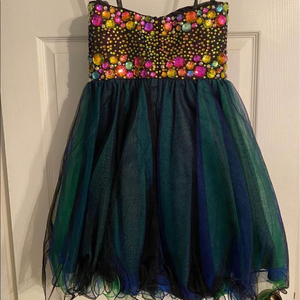Dress - Picture 2 of 3